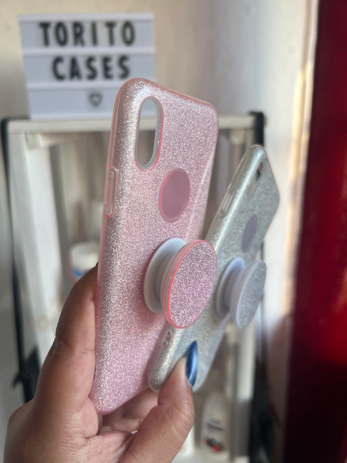 Case con brillos y pop socket